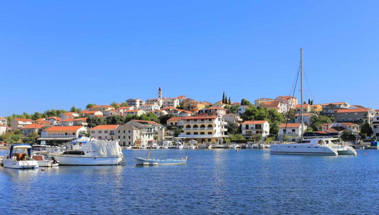 Apartments By The Sea Seget Vranjica, Trogir - 1038 Zewnętrze zdjęcie