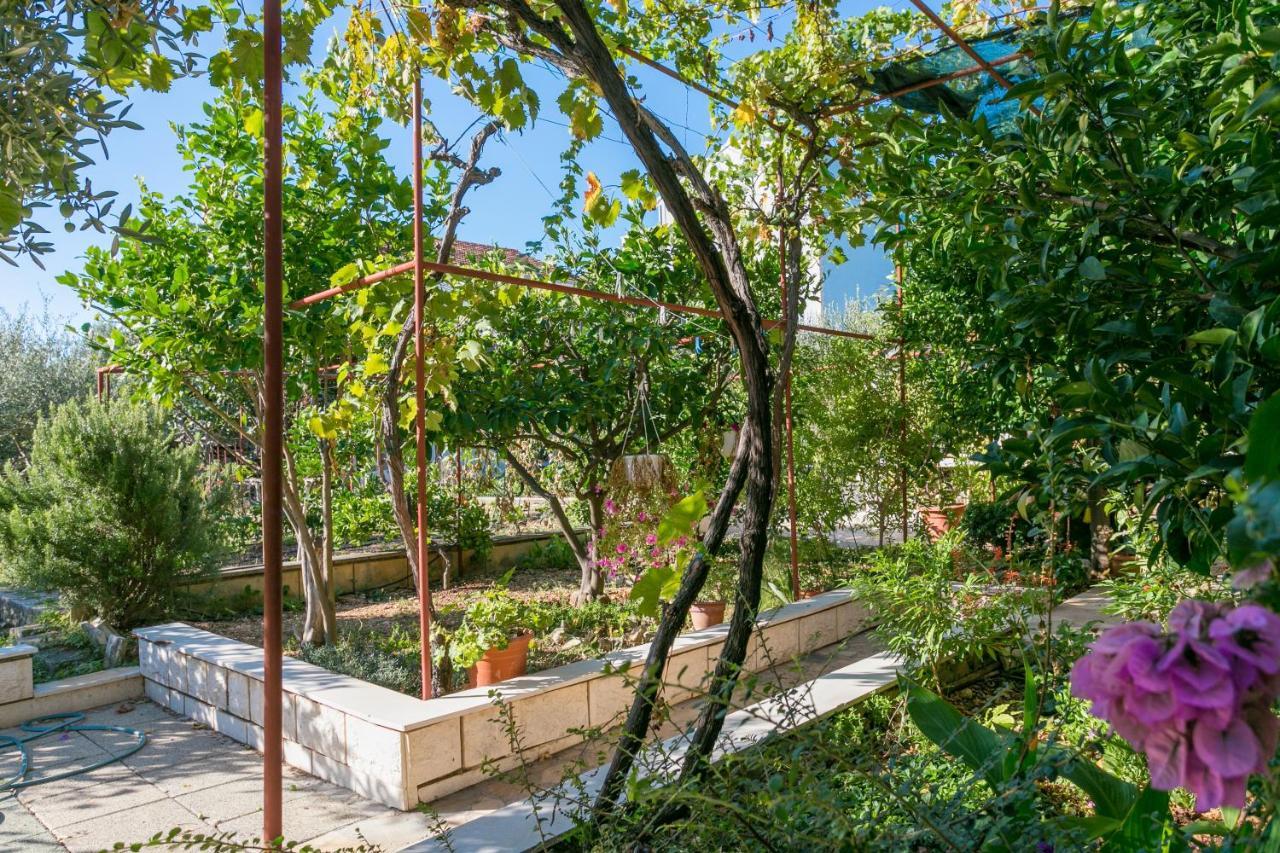 Apartments By The Sea Seget Vranjica, Trogir - 1038 Zewnętrze zdjęcie