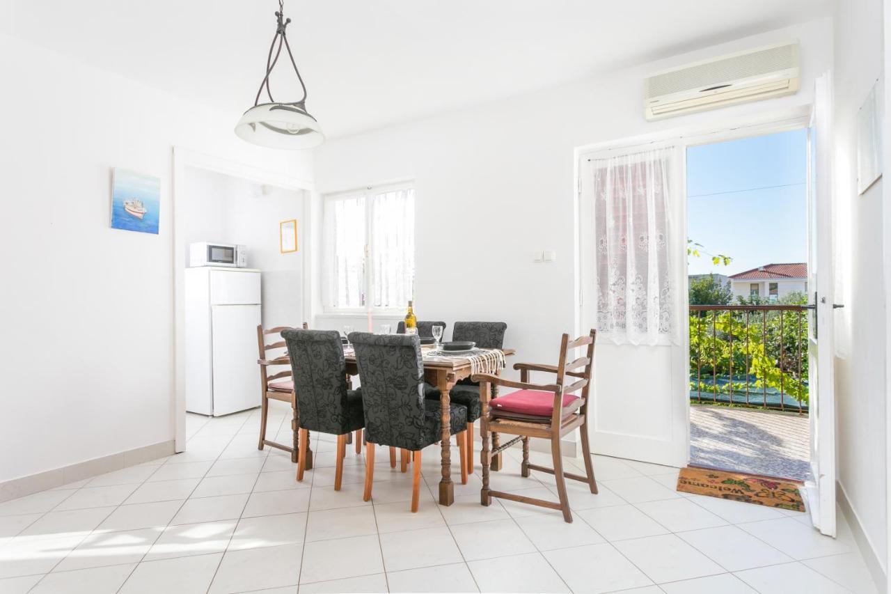 Apartments By The Sea Seget Vranjica, Trogir - 1038 Zewnętrze zdjęcie