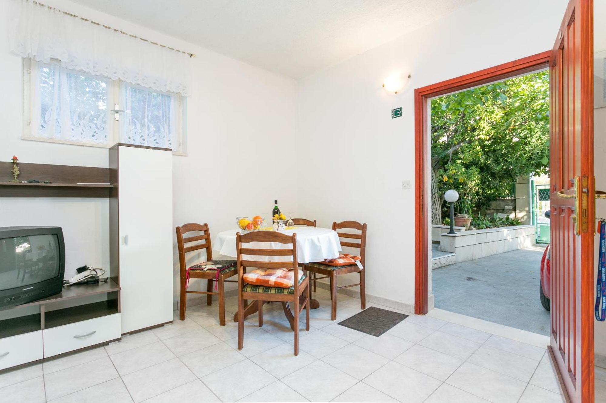 Apartments By The Sea Seget Vranjica, Trogir - 1038 Zewnętrze zdjęcie